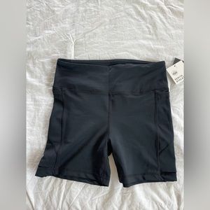 Senita Athletics Lux Baseline 5” biker shorts with pockets